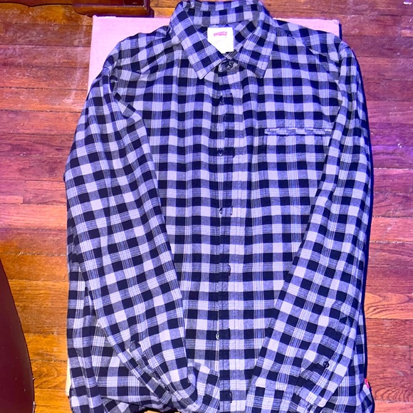 Levi’s long sleeve button up - Picture 1 of 2
